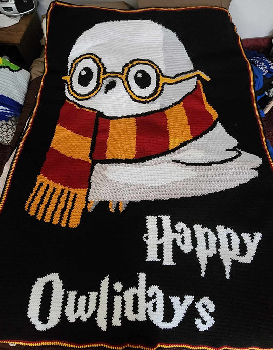 Happy Owlidays Crochet GRaphghan Pattern Harry Potter Hogwarts Gryffindor
