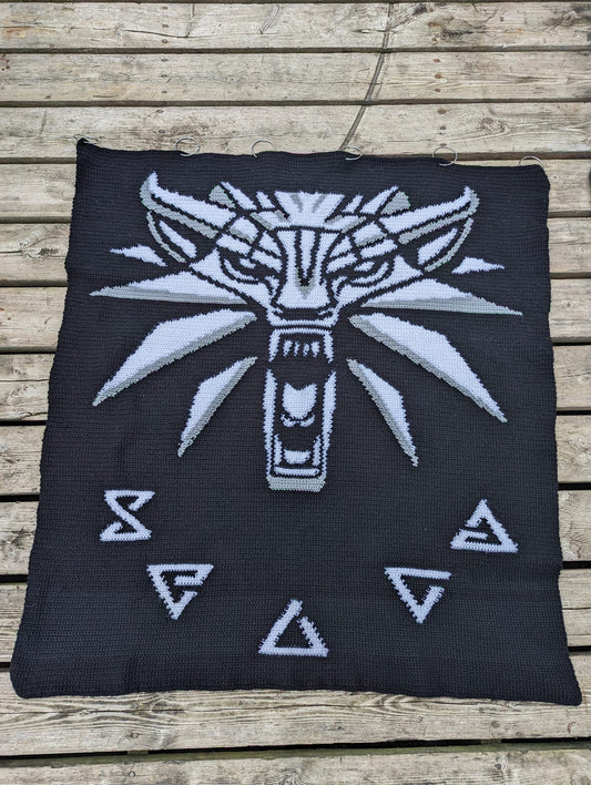 Wolf Medallion Crochet Graphghan Pattern
