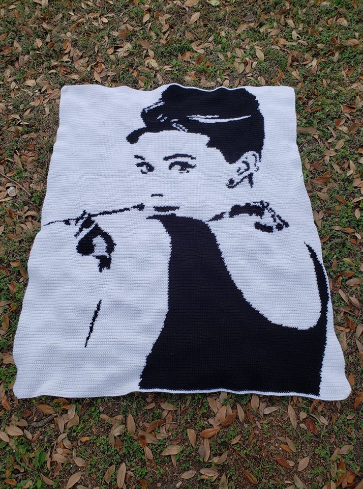 Audrey Hepburn Silhouette Crochet Graphghan Pattern